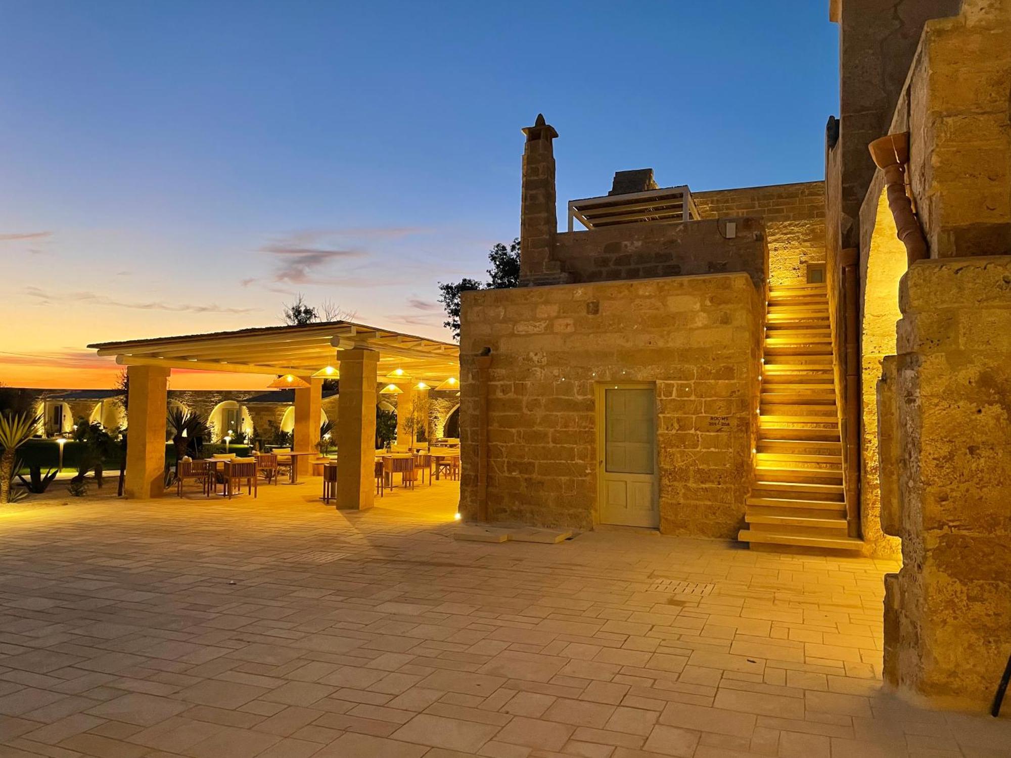 Masseria Donna Menga - The Leading Hotels Of The World 토레 라필로 외부 사진