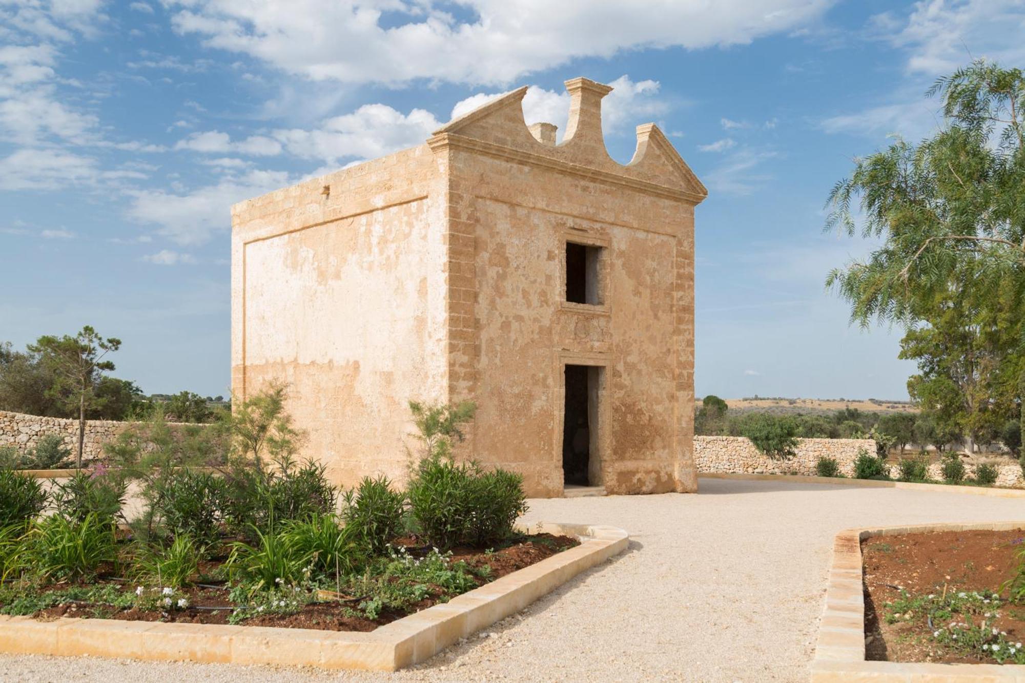 Masseria Donna Menga - The Leading Hotels Of The World 토레 라필로 외부 사진