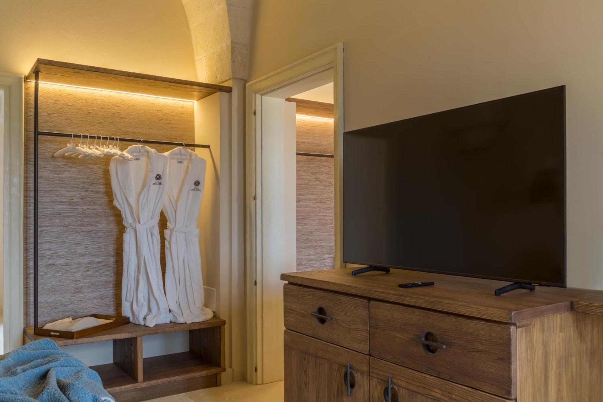 Masseria Donna Menga - The Leading Hotels Of The World 토레 라필로 외부 사진
