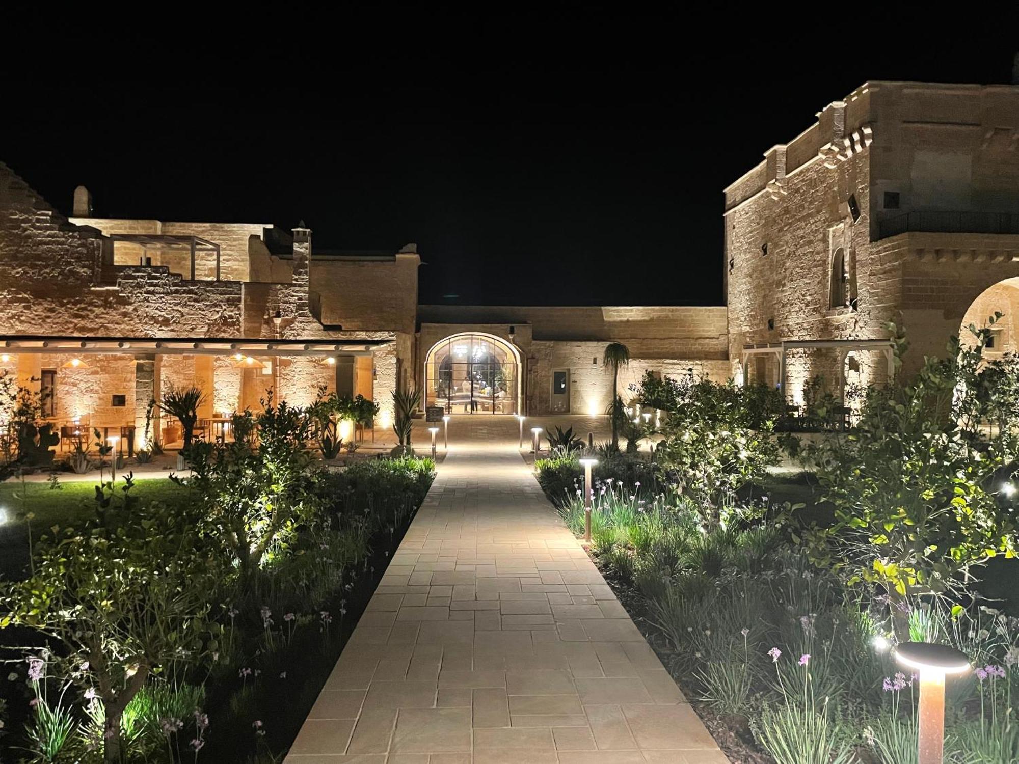Masseria Donna Menga - The Leading Hotels Of The World 토레 라필로 외부 사진