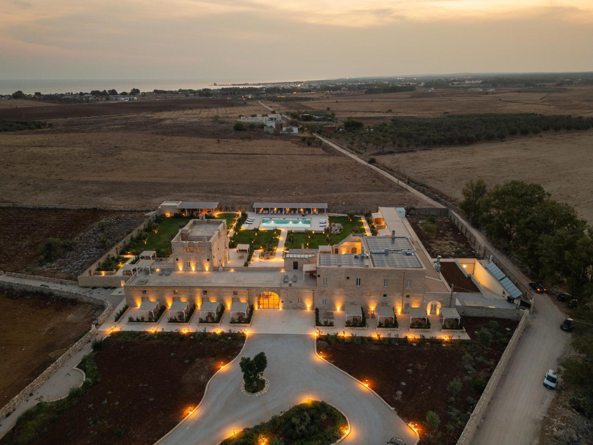 Masseria Donna Menga - The Leading Hotels Of The World 토레 라필로 외부 사진