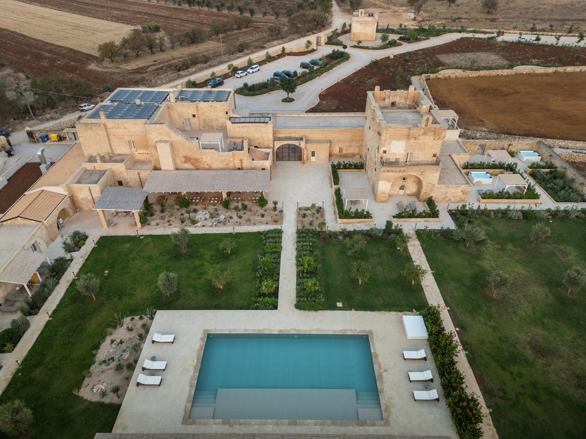 Masseria Donna Menga - The Leading Hotels Of The World 토레 라필로 외부 사진