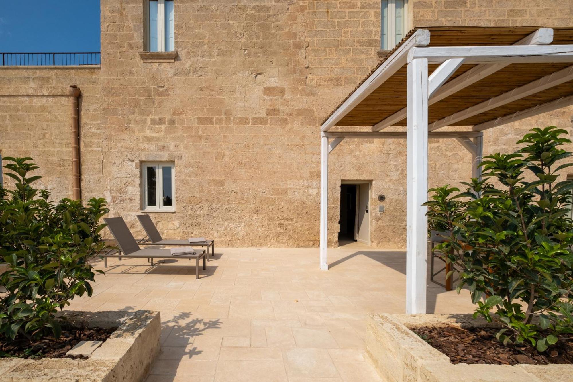 Masseria Donna Menga - The Leading Hotels Of The World 토레 라필로 외부 사진