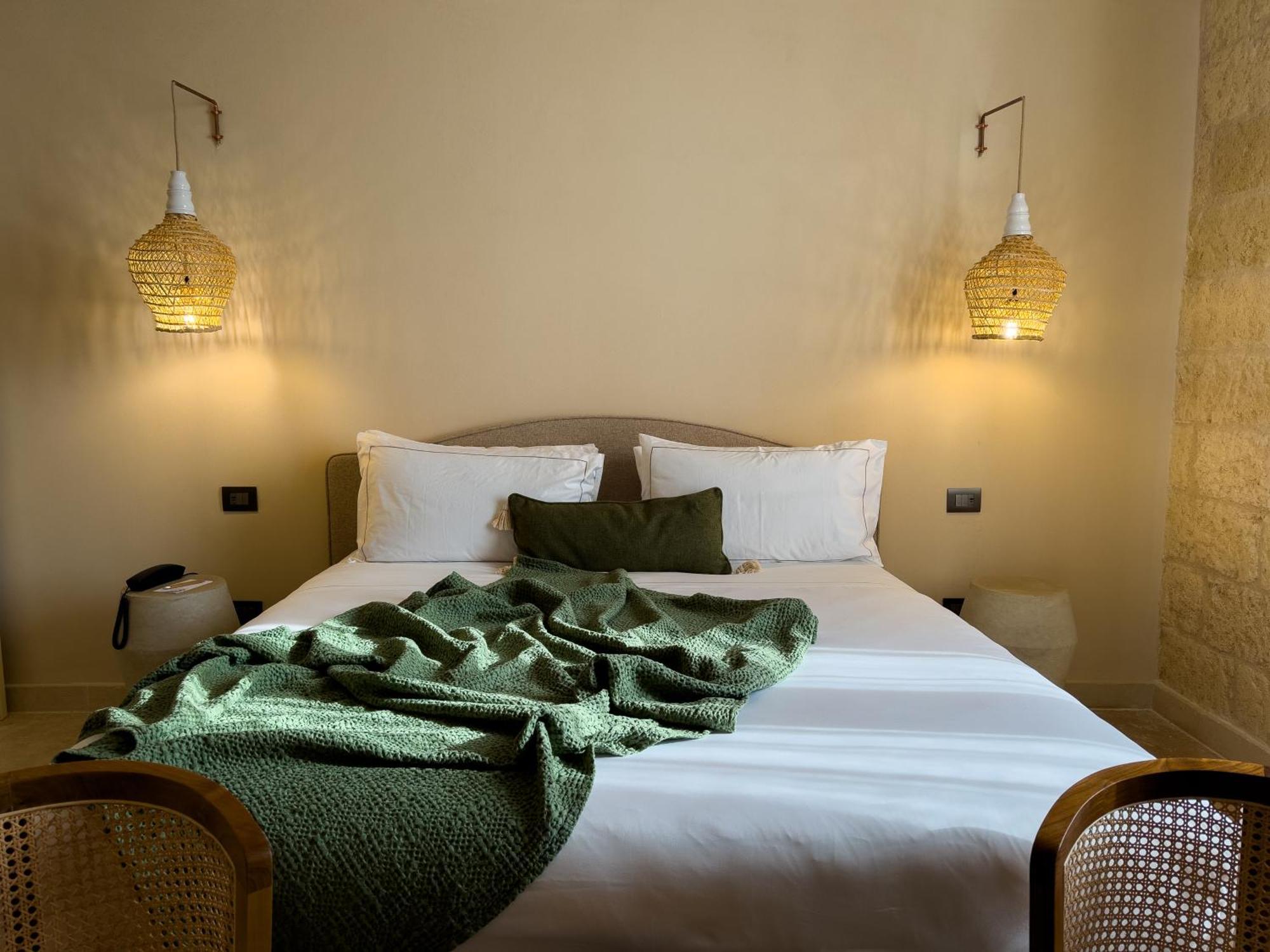 Masseria Donna Menga - The Leading Hotels Of The World 토레 라필로 외부 사진