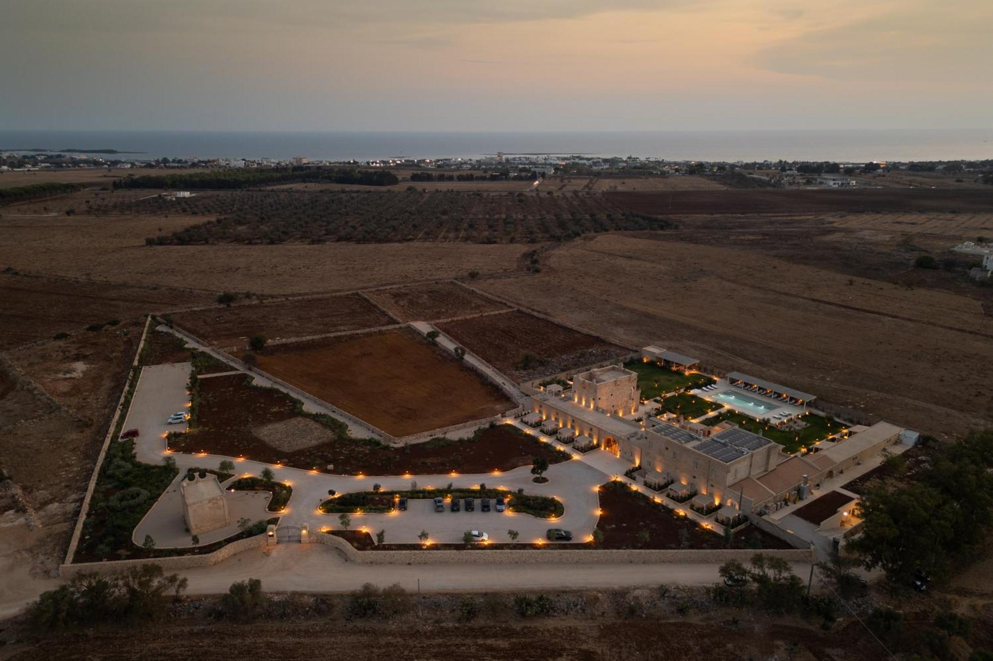 Masseria Donna Menga - The Leading Hotels Of The World 토레 라필로 외부 사진