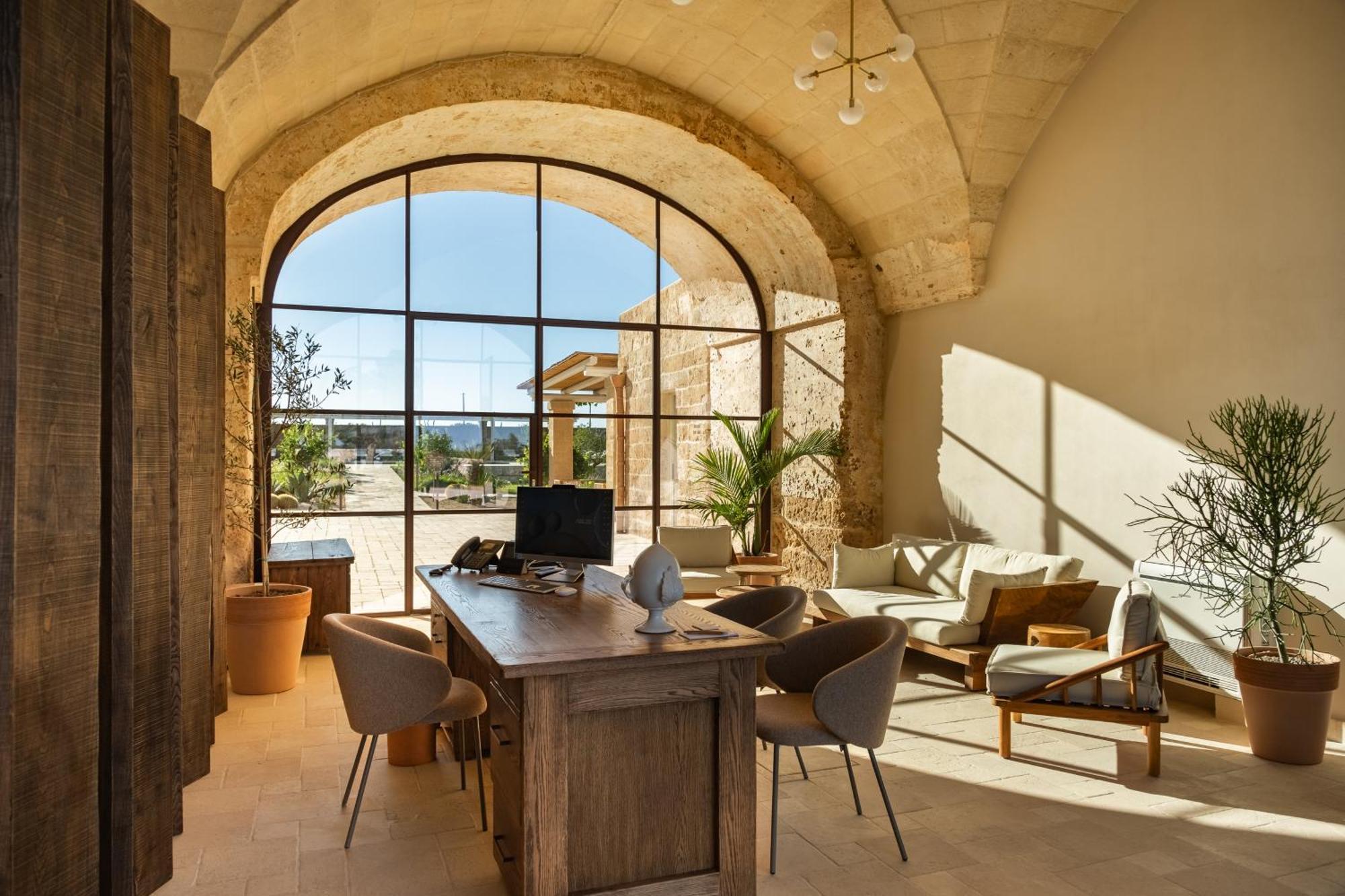 Masseria Donna Menga - The Leading Hotels Of The World 토레 라필로 외부 사진