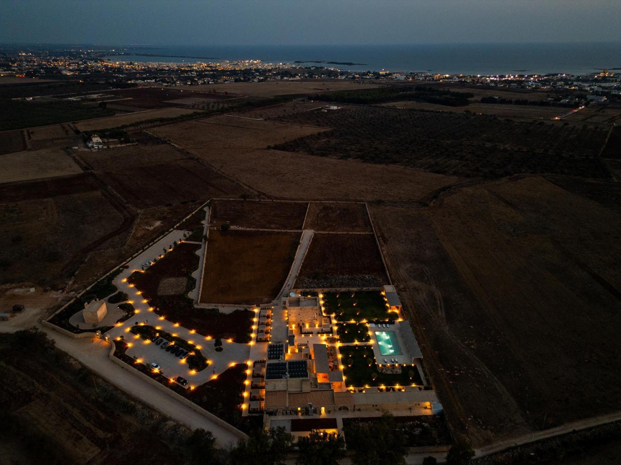 Masseria Donna Menga - The Leading Hotels Of The World 토레 라필로 외부 사진